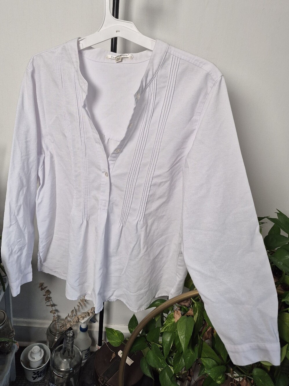 XLP TravelSmith White Pintuck Long Sleeve Popover Shirt